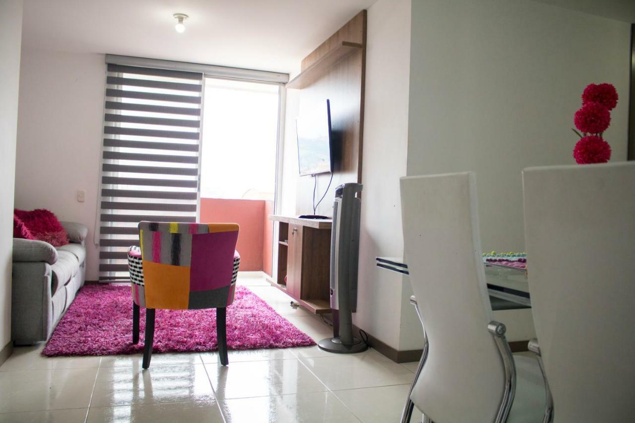 Apartamento Granate เปเรย์รา ภายนอก รูปภาพ