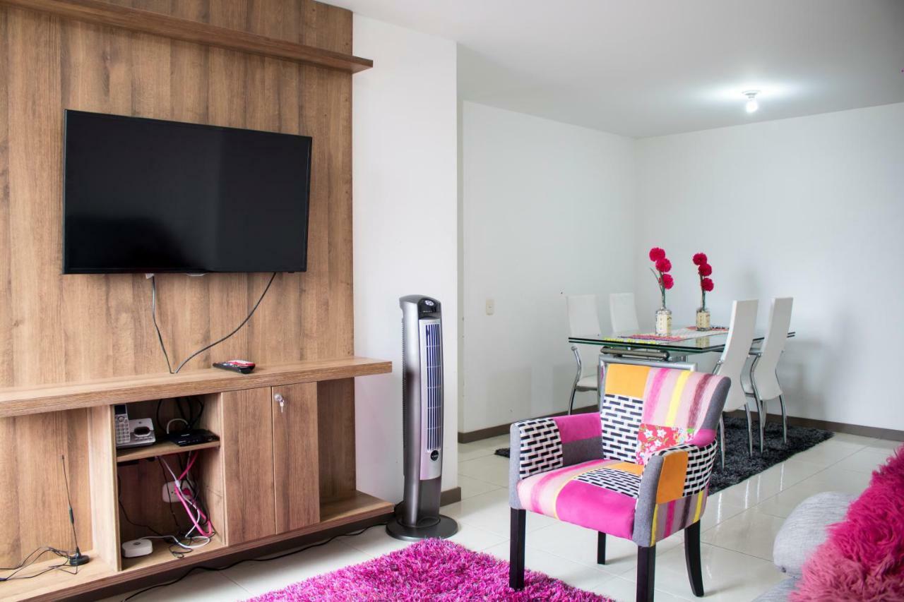 Apartamento Granate เปเรย์รา ภายนอก รูปภาพ