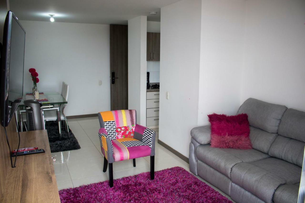 Apartamento Granate เปเรย์รา ภายนอก รูปภาพ